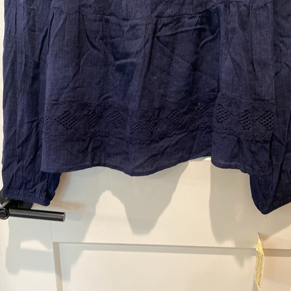 Ladies Rewind Blouse.  Navy.  Size XS.  NWT - Picture 4 of 8